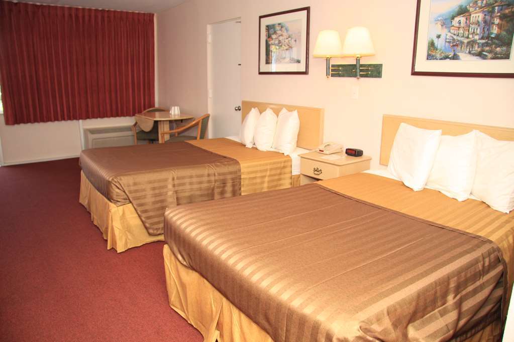 Magnuson Hotel Clearwater Beach Room photo