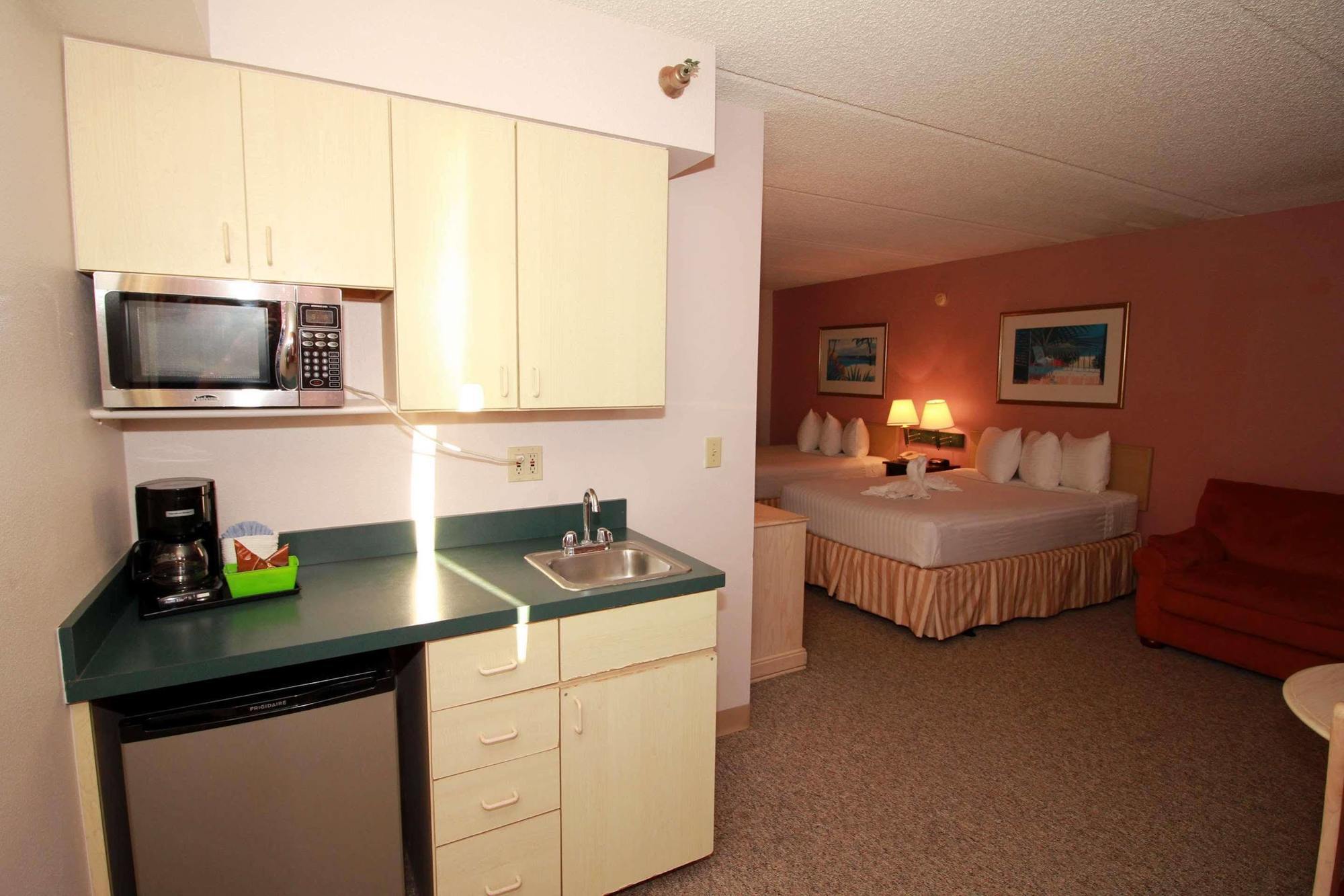 Magnuson Hotel Clearwater Beach Exterior photo